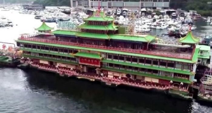 ডুবে গেল হংকংয়ের বিখ্যাত ভাসমান রেস্তোরাঁ ‘জাম্বো কিংডম’