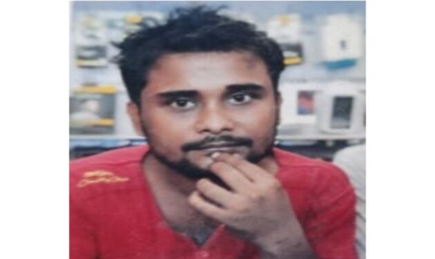 বাবা-মায়ের মৃত্যুর কারন হয়েও ছাড়েনি অপরাধ জগৎ, শেষে গায়ে আগুন ধরিয়ে আত্মঘাতী কাটোয়ার তন্ময়