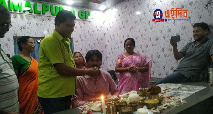 কর্মসংস্কৃতি লাটে তুলে সানাইয়ের সুর ও উলুর ধ্বনী দিয়ে পঞ্চায়েত অফিসে হল উপপ্রধানের আইবুড়ো ভাতের অনুষ্ঠান