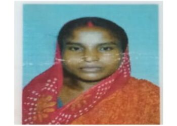 আত্মহত্যার জন্য কীটনাশক ট্যাবলেট খেয়েছিলেন ঋণে জর্জরিত বধু, প্রাণে বাঁচতে চেয়ে ভাইজিকে ফোন, কিন্তু হল না শেষ রক্ষা