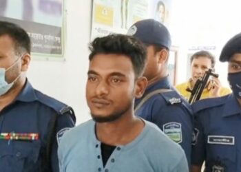 বোরখা পরে স্ত্রীসহ ৩ জনকে খুনের পর আমগাছে লুকিয়ে ছিল ঘাতক মিন্টু মিয়া