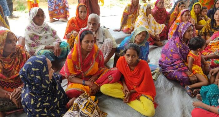 পায়খানার চেম্বার থেকে টাকা উদ্ধার করতে নেমে তলিয়ে গেল দুই ভাই