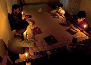 তীব্র বিদ্যুৎ সংকটের জেরে  ইন্টারনেট পরিষেবা বন্ধ হতে বসেছে পাকিস্তানে