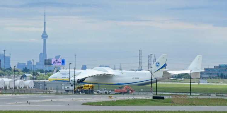 জলন্ত বিমান মাটিতে আছাড় খেতেই ঘটল জোরালো বিস্ফোরণ, ভয়াবহ দূর্ঘটনার কবলে ইউক্রেনের কার্গো বিমান