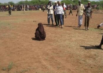 ব্যভিচারের অভিযোগে ইসলামি আইন মোতাবেক তরুনীকে পাথর ছুঁড়ে মৃত্যুদণ্ডের নির্দেশ দিল সুদানের আদালত