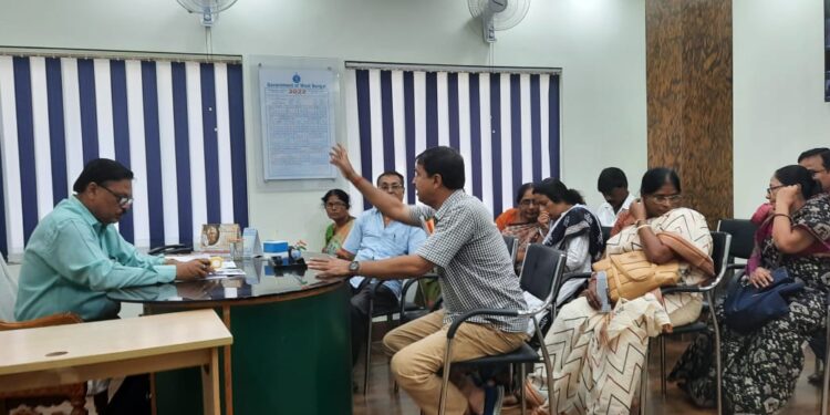 কাটোয়ায় বেআইনি নির্মাণ নিয়ে সরব কংগ্রেস কাউন্সিলর, পোষ্ট নিয়ে বিতর্ক