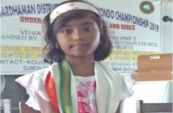 জাতীয় স্তরের প্রতিযোগিতায় সোনা ও রূপোর পদক জয় করে তাক লাগালো কালনার খুদে ছাত্রী