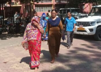 কাটোয়ায় স্বনির্ভর গোষ্ঠীর দলনেত্রীদের সই জাল করে লোন তোলার অভিযোগ, গ্রেফতার ২ মহিলা