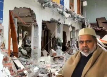 মায়াবতীর দলের প্রাক্তন এমএলসি হাজী ইকবালের বাড়িতে বুলডোজার দিয়ে গুঁড়িয়ে দিল যোগী সরকার