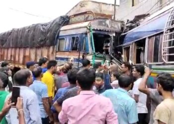 কোতুলপুরে যাত্রীবাহী বাস ও লরির মুখোমুখি সংঘর্ষ, আহত ১৫