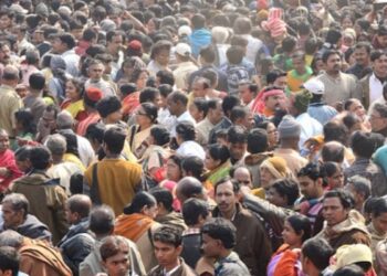 চীনের কাছ থেকে সর্বোচ্চ  জনবহুল দেশের খেতাব ছিনিয়ে নিতে চলেছে ভারত