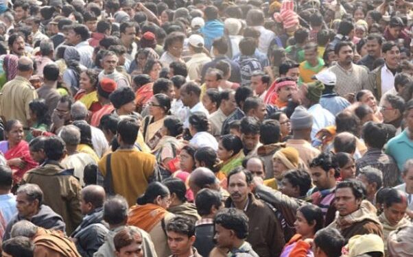 চীনের কাছ থেকে সর্বোচ্চ  জনবহুল দেশের খেতাব ছিনিয়ে নিতে চলেছে ভারত