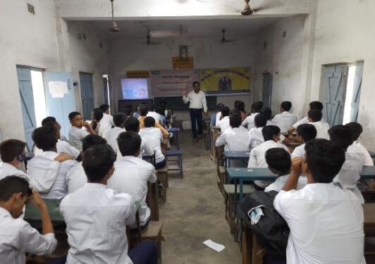 পেট্রোলিয়ামজাত দ্রব্যের ব্যবহার সংক্রান্ত সচেতনতা শিবির হলো বর্ধমানের স্কুলে