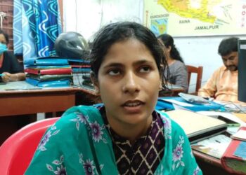 কাটা হাত নিয়েই ব্লক হাসপাতালে কাজে যোগ দিলেন রেণু খাতুন