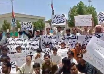 পাকিস্থানে ১৬ বছরের হিন্দু কিশোরীকে অপহরণের পর ধর্মান্তরিত করে মুসলিম ব্যক্তির সঙ্গে বিয়ে দেওয়ার অভিযোগ