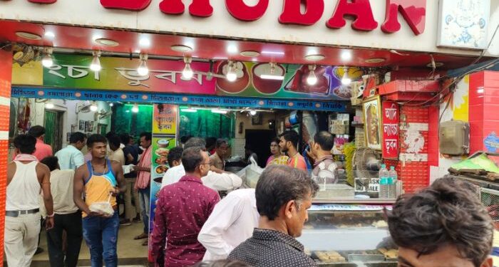 দু’বছর বাদে ফের তৃণমূলের শহীদ স্মরণ দিবসে জমজমাট শক্তিগড়ের ল্যাংচা ব্যবসা