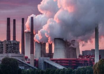 আকাশছোঁয়া মূল্যবৃদ্ধির মাঝে বিদ্যুতের ‘শক’ পেতে চলেছেন সাধারণ মানুষ