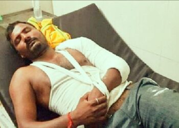 নূপুর শর্মার সমর্থনে সোশ্যাল মিডিয়ায় পোস্ট করার অপরাধে হিন্দু যুবকের উপর লাঠি নিয়ে হামলা চালালো মুসলিম কট্টরপন্থী যুবক