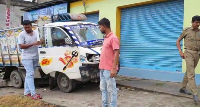 শিবের মাথায় জল ঢালতে যাওয়ার পথে গাড়ির ধাক্কায় মৃত্যু দুই পুন্যার্থীর, জখম আরও ২