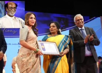 সর্বোচ্চ কর দাতা সুপারস্টার রজনীকান্তকে সম্মানিত করল আয়কর বিভাগ