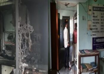 মানিকচক বিদ্যুৎ সরবরাহ কেন্দ্রে অগ্নিকান্ড, বিস্তীর্ণ এলাকায় বন্ধ পরিষেবা