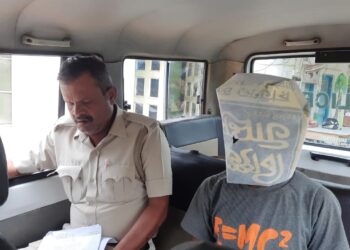 মুখ্যমন্ত্রীর সম্পর্কে অশ্লীল পোস্ট  করার দায়ে গ্রেপ্তার যুবক