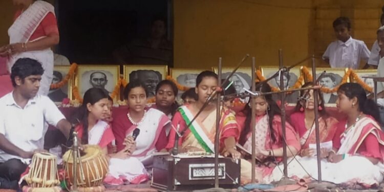 আড়ম্বরের সঙ্গে ৭৬ তম স্বাধীনতা দিবস পালন করল গণপুর উচ্চ বিদ্যালয়