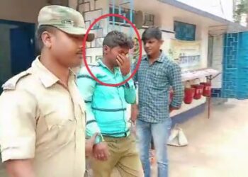 বিবাহবিচ্ছিন্ন মহিলাকে বিয়ের প্রতিশ্রুতি দিয়ে দিনের পর দিন সহবাস, তাঁর কিশোরী মেয়েকে জঙ্গলে নিয়ে গিয়ে ধর্ষণ, গ্রেফতার অভিযুক্ত বরকত আলি খাঁ