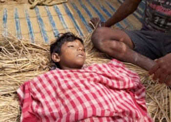 নাইলনের দড়িতে দোল খেতে গিয়ে মর্মান্তিক পারিনতি হল হল আউশগ্রামের শিশুর