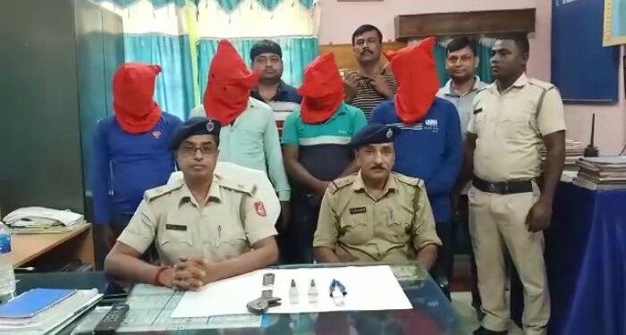 যাত্রী সেজে উঠে টোটো ছিনতাই, চক্রের ৪ পান্ডাকে গ্রেফতার করল চাঁচল থানার পুলিশ