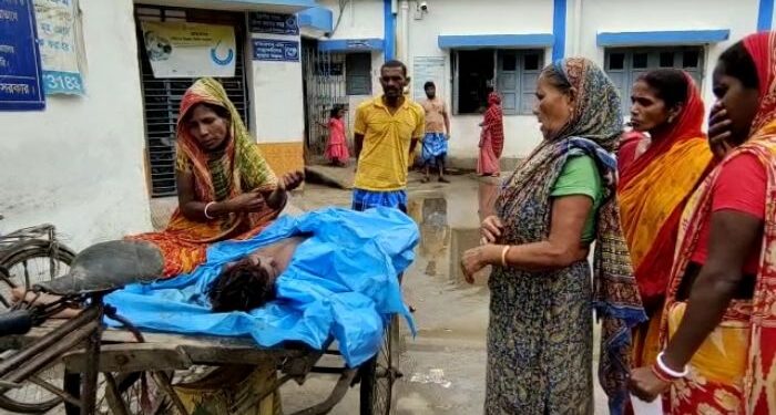 রতুয়ায় কিশোরকে নৃসংশভাবে কুপিয়ে খুন, খুনের কারন নিয়ে ধন্দ্ব