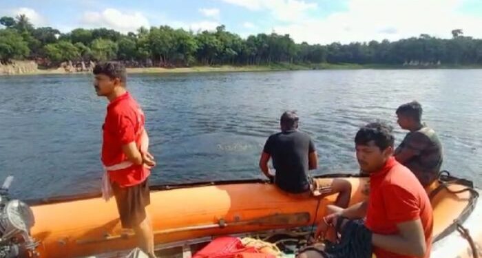 ছাড়িগঙ্গায় নৌকাডুবির ঘটনায় বেশ কিছু গাফিলতি সামনে এসেছে, খতিয়ে দেখছে প্রশাসন