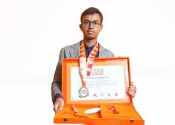 মহিলা সুরক্ষার বিশেষ যন্ত্র আবিস্কার, এশিয়া বুক অফ রেকর্ডে ’গ্র্যান্ড মাস্টার’ নির্বাচিত হলেন বর্ধমানের ইঞ্জিনিয়ারিংয়ের ছাত্র