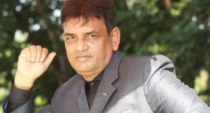 স্ত্রী,চার সন্তান,নাতিনাতনি ফেলে কিশোরীকে বিয়ে করতে গিয়ে বেদম পেটানি খেলেন প্রৌঢ় ইসকে আব্দুল্লাহ