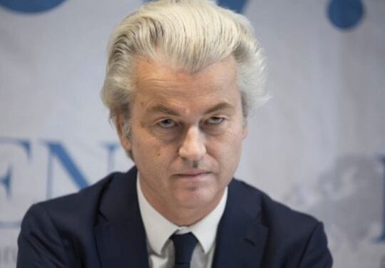 গির্ট ওয়াইল্ডার্সের শিরশ্ছেদের জন্য ২০ মিলিয়ন মার্কিন ডলার পুরস্কার ঘোষণা করেছে পাকিস্থানি নেতা