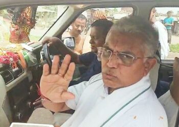 দলের রাজ্য সভাপতির সুরেই ডান্ডা নিয়ে নবান্ন অভিযানের ডাক দিলেন দিলীপ ঘোষ