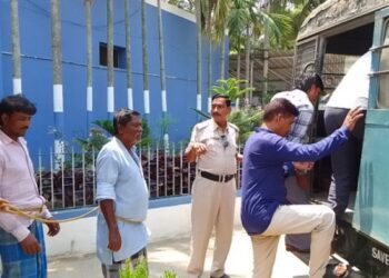 গোষ্ঠীদ্বন্দ্বের জেরে তৃণমূল নেতাকে পিটিয়ে পা ভেঙে দেওয়ার অভিযোগে গ্রেফতার ৬