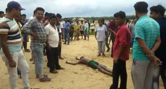 বন্ধুদের ফোন পেয়ে বাড়ি থেকে বেরিয়ে নিখোঁজ  ছাত্রের মৃতদেহ উদ্ধার হল দামোদর নদে