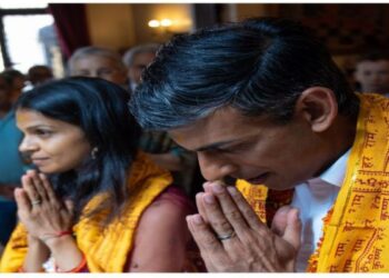 জন্মাষ্টমী উপলক্ষে ইসকন মন্দিরে পূজো দিলেন ব্রিটেনের প্রধানমন্ত্রী পদপ্রার্থী ঋষি সুনাক