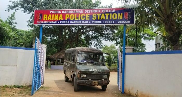 নির্দেশ কার্যকর না করায় রায়না থানার ওসিকে সশরীরে আদালতে হাজিরার নির্দেশ