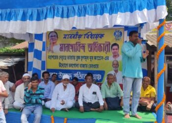 তৃণমূলের আন্দোলনের জেরে ভাতারে  হকার উচ্ছেদ অভিযান সাময়িক স্থগিত রাখলো রেলদপ্তর