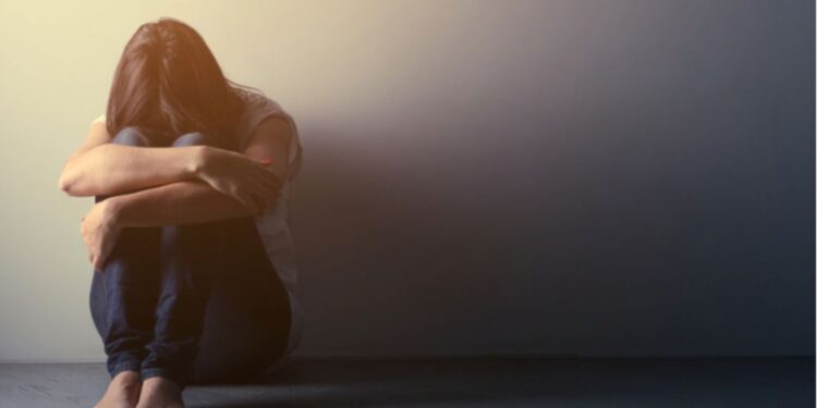 মায়ের দ্বিতীয় বিয়ে টেকাতে দেড় বছর ধরে সৎ বাবা ও দাদার পাশবিক অত্যাচার সহ্য করে যাচ্ছিল ১৫ বছরের কিশোরী