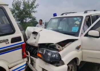 বর্ধমানে জাতীয় সড়কে দুর্ঘটনার কবলে মন্ত্রী বেচারাম মান্নার গাড়ি