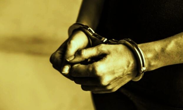 মেয়ের জন্মের জাল শংসাপত্র পুরসভায় জমা দিয়ে গ্রেপ্তার বাবা