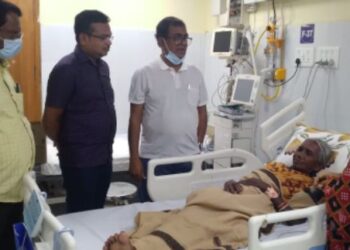 পদ্মশ্রী পুরস্কারপ্রাপ্ত সত্তরোর্ধ অসুস্থ বৃদ্ধাকে নাচতে বাধ্য করার অভিযোগ সমাজকর্মীর বিরুদ্ধে