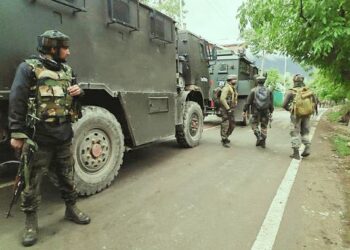 কাশ্মীরে এক পরিযায়ী শ্রমিকের উপর গুলি চালিয়ে পালালো সন্ত্রাসবাদীরা