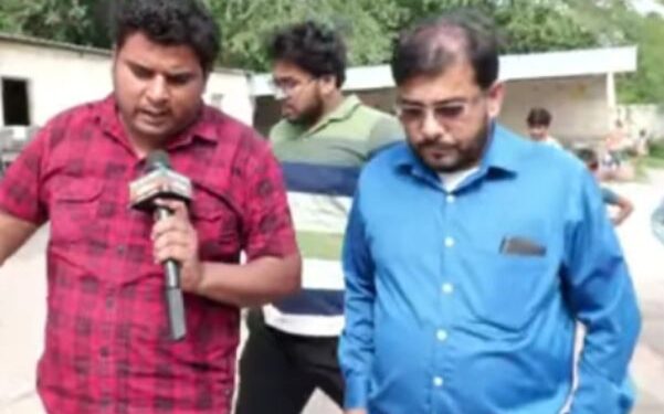 দিল্লিতে সরকারি জায়গায় অবৈধভাবে নির্মিত মাদ্রাসার খবর করতে গিয়ে আক্রান্ত সাংবাদিক