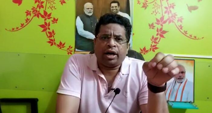 “বাগুইয়াটির আইসির কাজ ছিল ভাইপোর অ্যাসিস্ট্যান্ট দেবরাজের সম্পত্তির রক্ষনাবেক্ষণ করা ও তোলা আদায় করা”-সৌমিত্র খাঁ