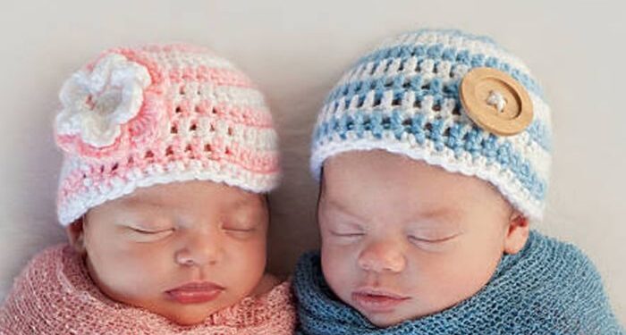 ১৯ বছরের তরুনীর জন্ম দেওয়া যমজ সন্তানের জনক দুই ভিন্ন পুরুষ