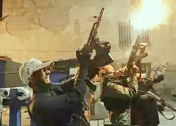 জয় উদযাপন করতে গিয়ে নিজের ছেলেকেই গুলি করে মারলো পাকিস্তানি নাগরিক